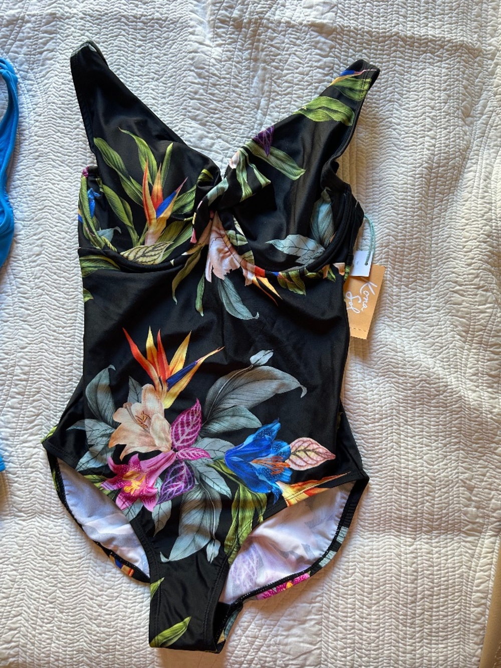 GORGEOUS NWT KONA SOL SWIM SUIT